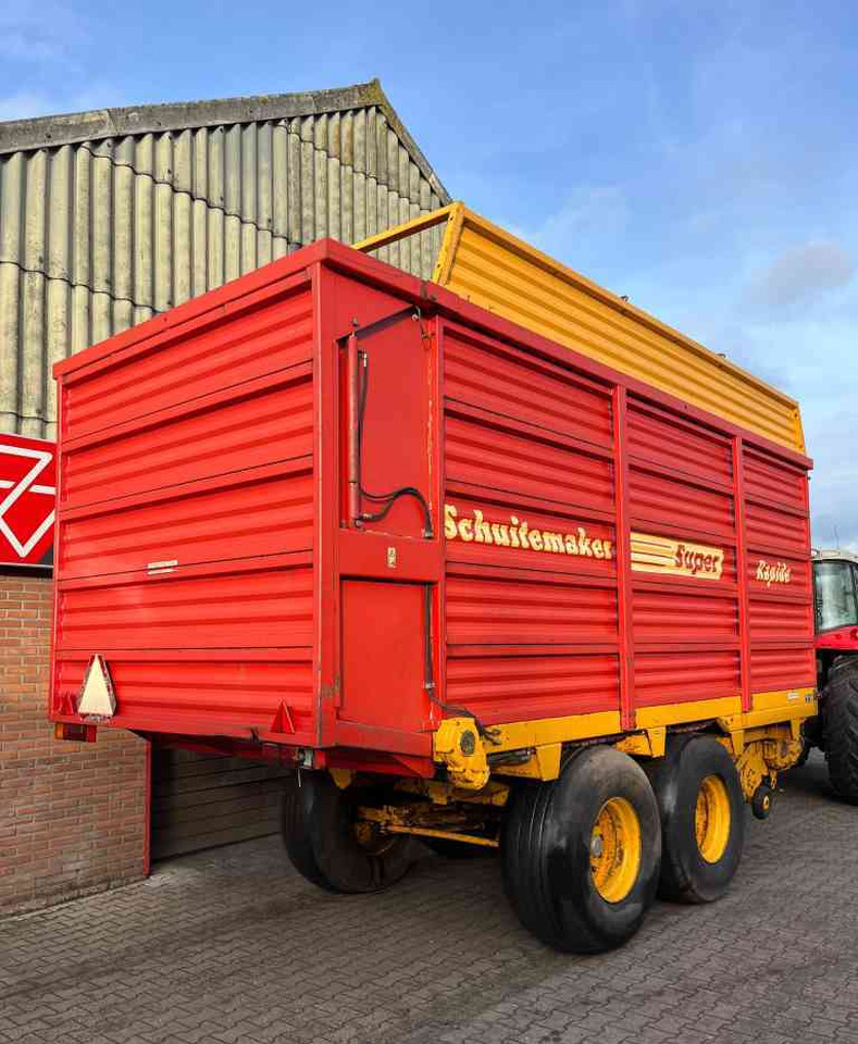 Self-loading wagon Schuitemaker Rapide 125 S opraapwagen. Weidebouwmachines
