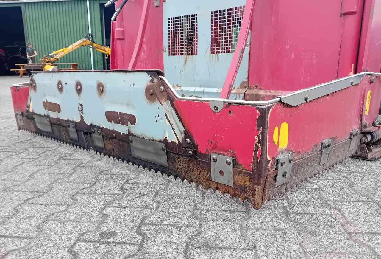 Silage equipment BVL Megastar 170 kuilvoersnijder met lift