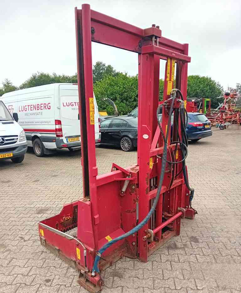 Silage equipment BVL Megastar 170 kuilvoersnijder met lift