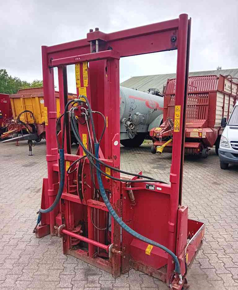 Silage equipment BVL Megastar 170 kuilvoersnijder met lift