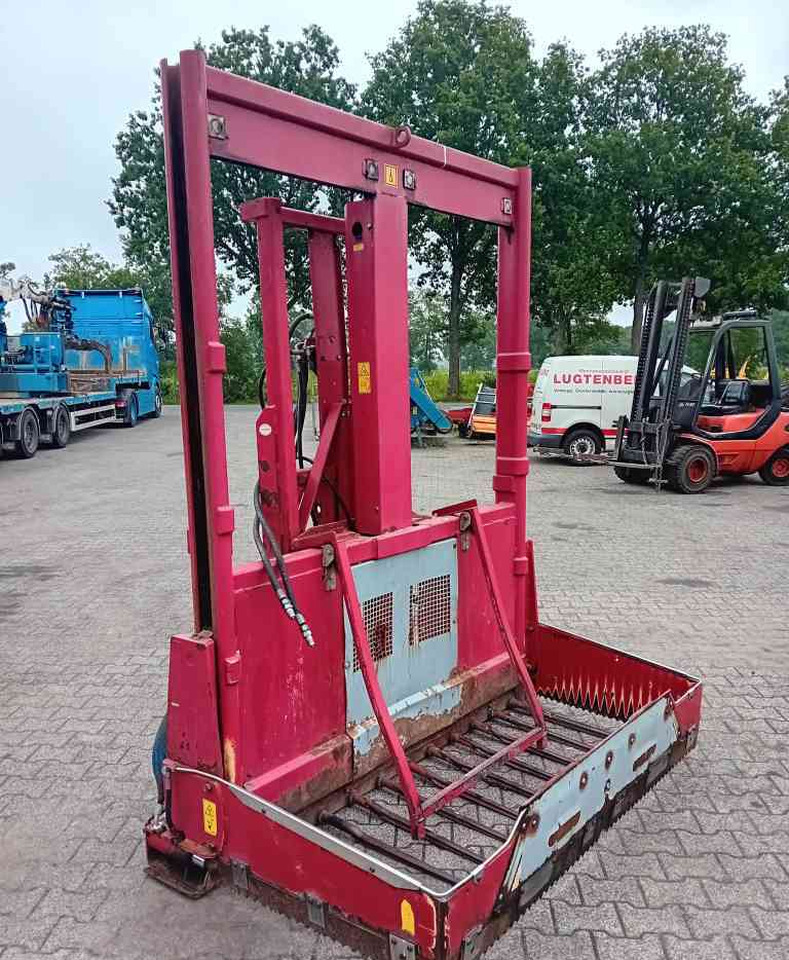 Silage equipment BVL Megastar 170 kuilvoersnijder met lift