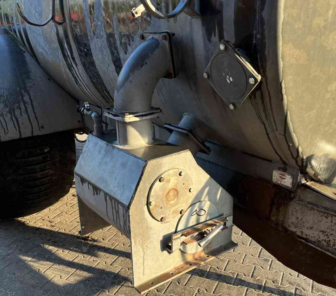 Slurry tanker Ipsam 8000 liter tank Vredo bemester. Mestverwerking