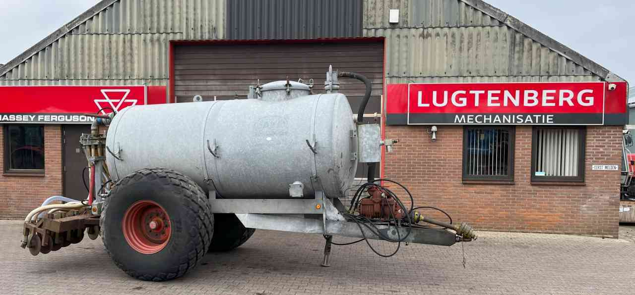 Slurry tanker Jako 6000 l. mesttank met injecteur bemesting