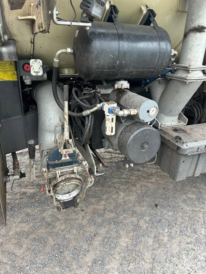 Slurry tanker Kaweco Double Twin Shift 16 m3