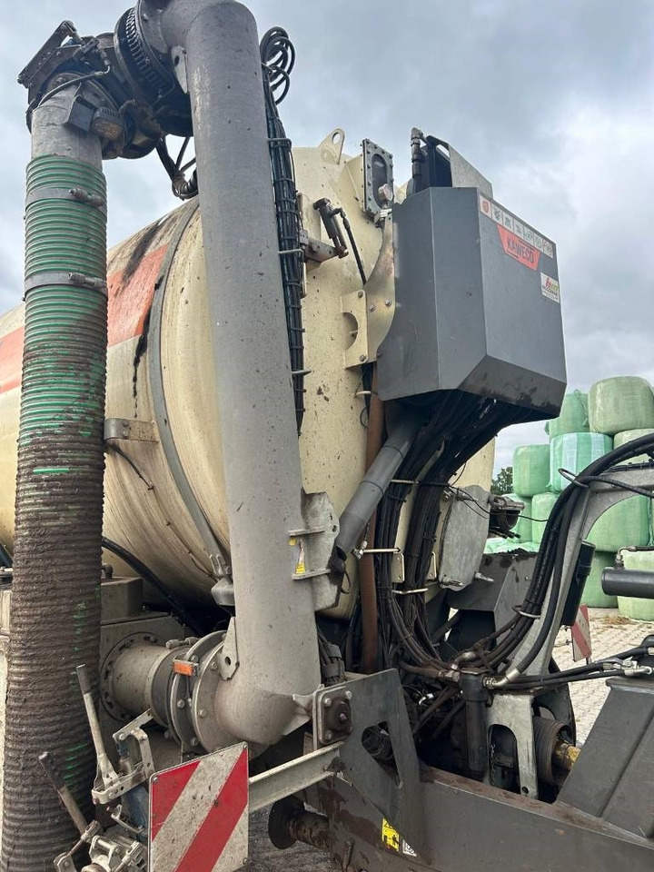 Slurry tanker Kaweco Double Twin Shift 16 m3