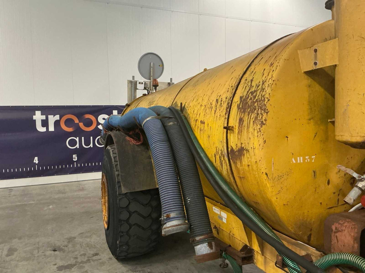 Slurry tanker Veenhuis