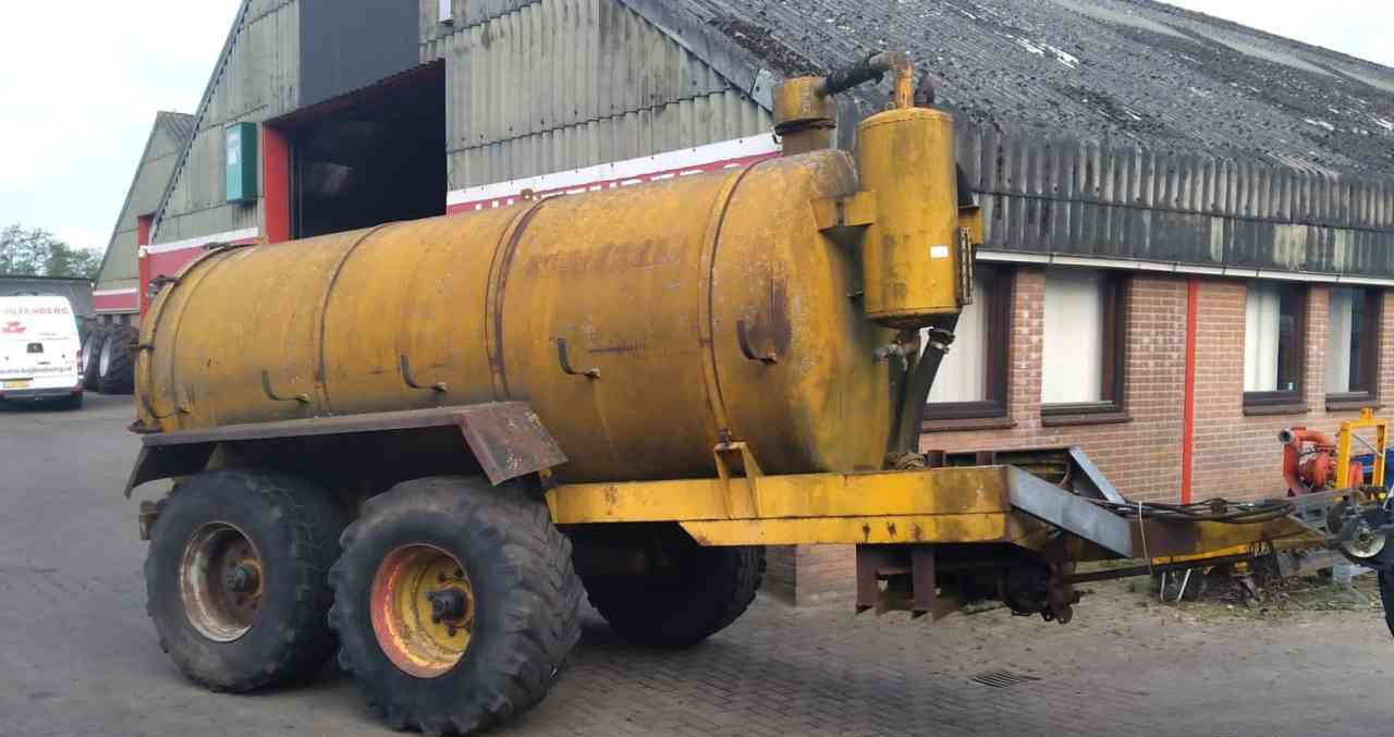 Slurry tanker Veenhuis 8000 ltr. vacuümtank mestverwerking