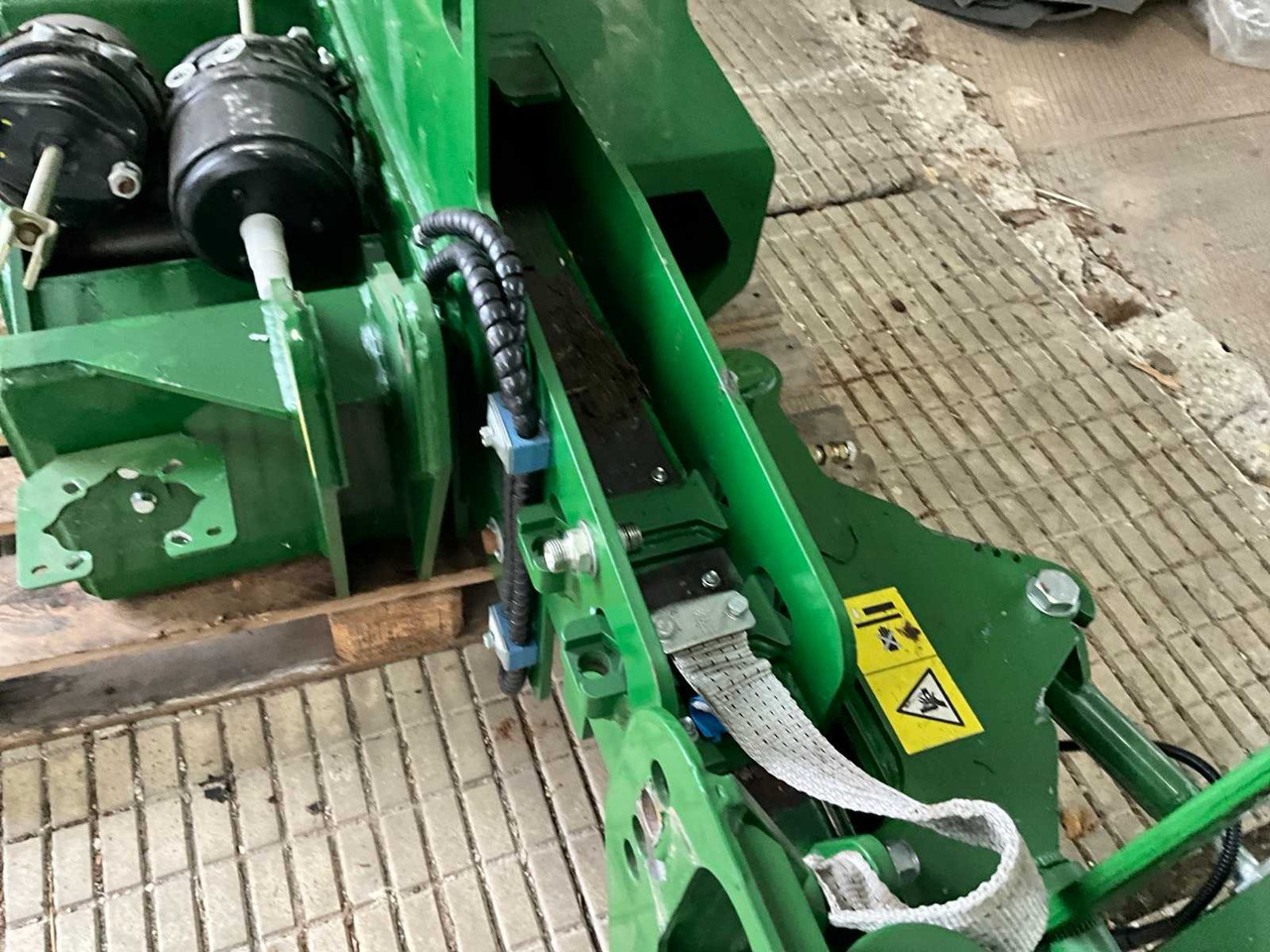 Soil tillage equipment Garford Interrow