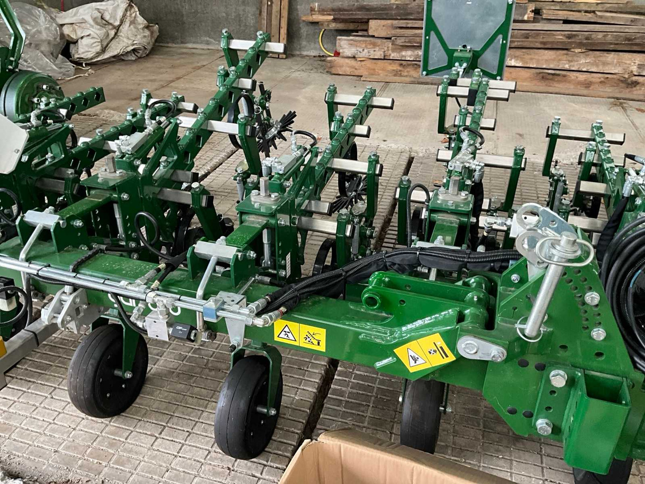 Soil tillage equipment Garford Interrow 12 rijer