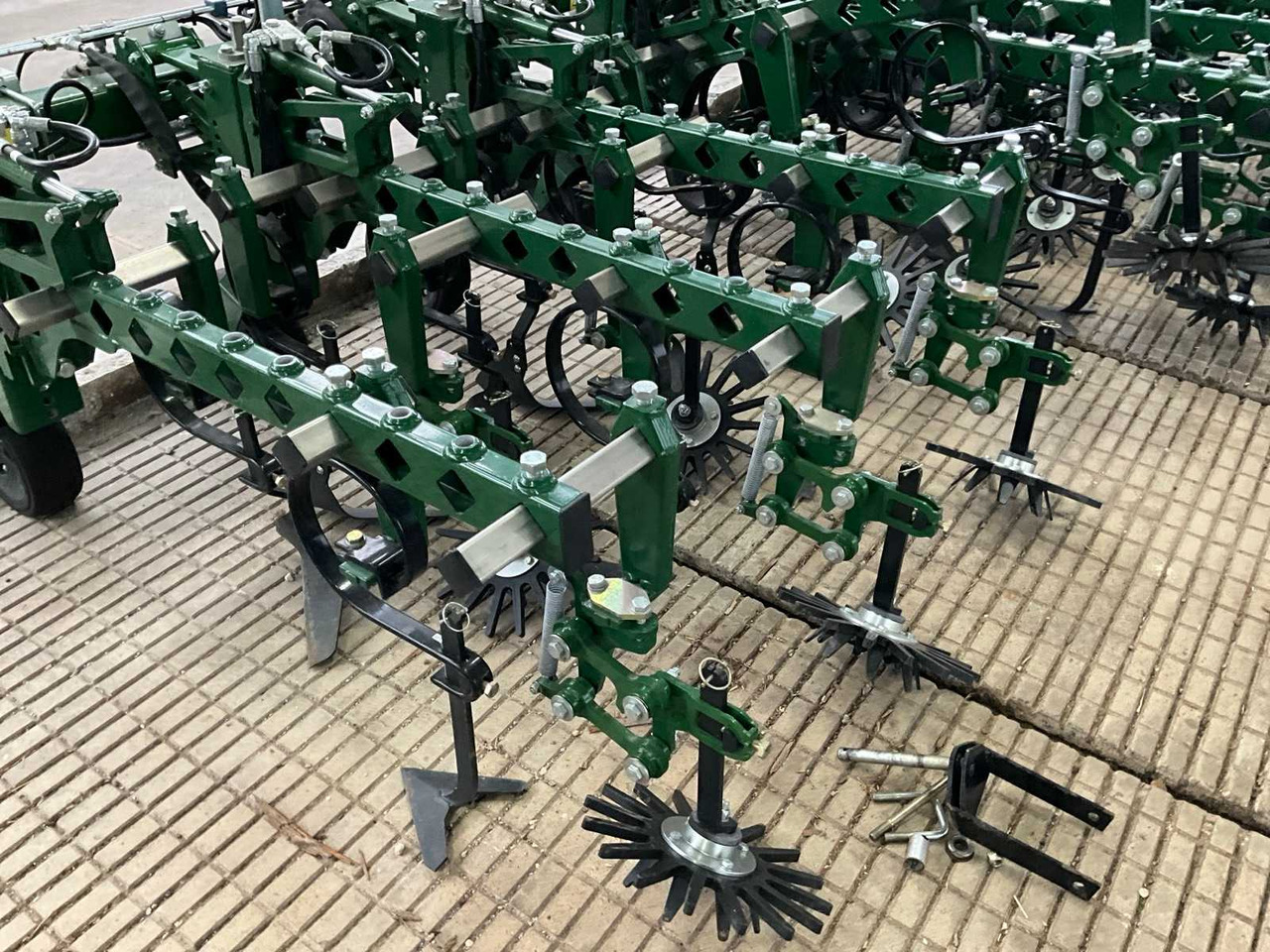 Soil tillage equipment Garford Interrow 12 rijer