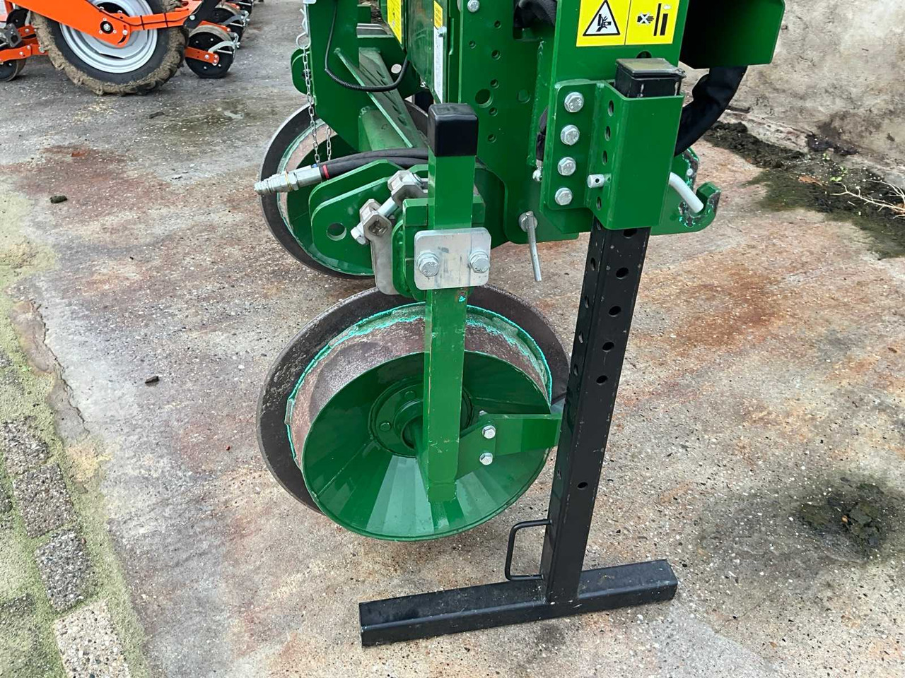 Soil tillage equipment Garford Robocrop HD50