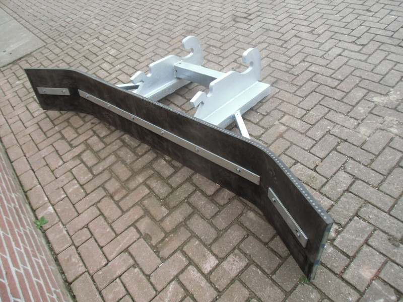 Soil tillage equipment N4610, Rubberschuif CW 2/3