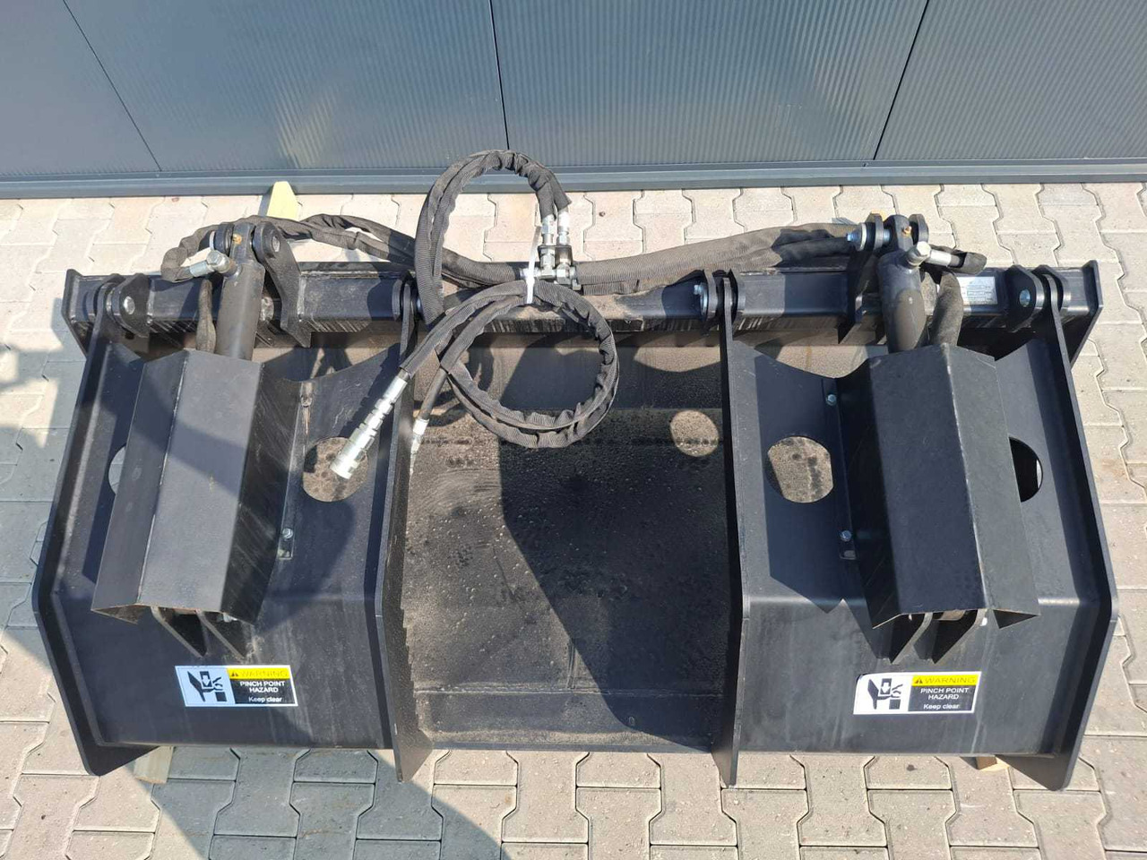 Soil tillage equipment Rhino-cross 72 inch grapple Bucket