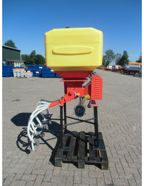 Sowing equipment Pneumatische zaaimachine