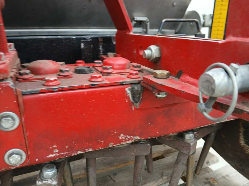 Sowing equipment tecma M 100