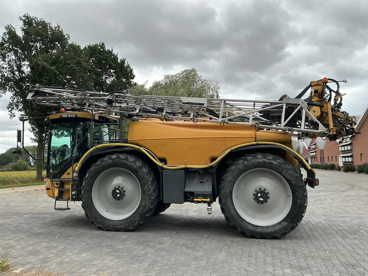 Sprayer Challenger Rogator RG 645