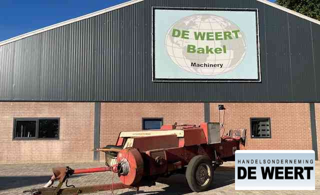 Square baler International 440