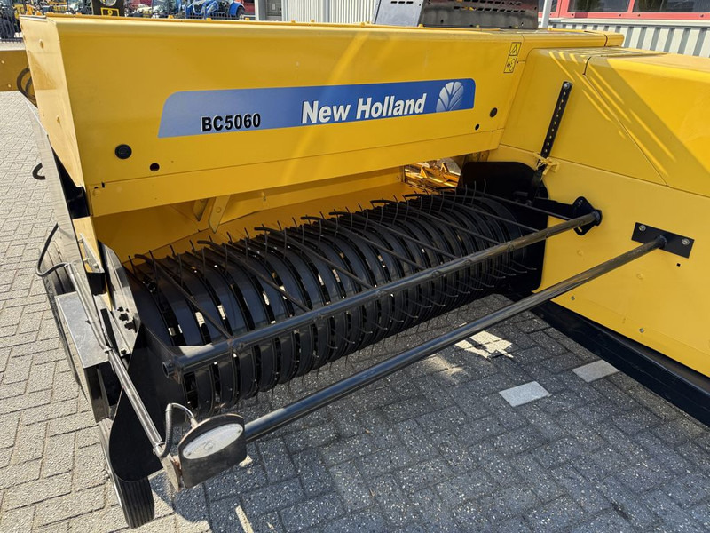 Square baler New Holland BC5060 Mini Balenpers