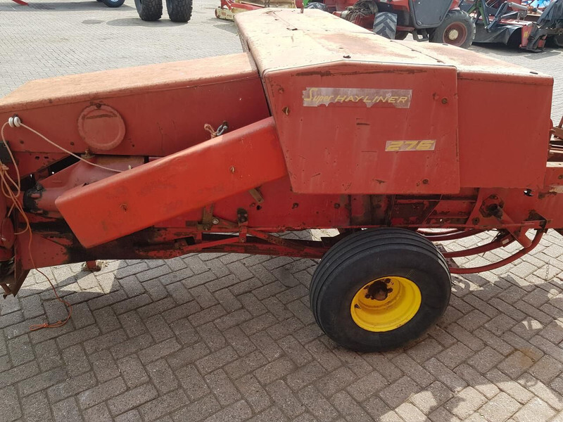 Square baler New Holland pers 276