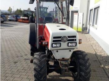 Farm tractor Steyr 8075: picture 1