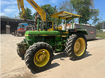 Straddle tractor John Deere 1640 4x4