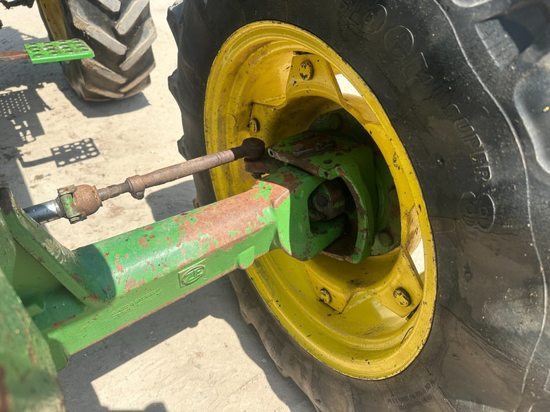 Straddle tractor John Deere 1640 4x4