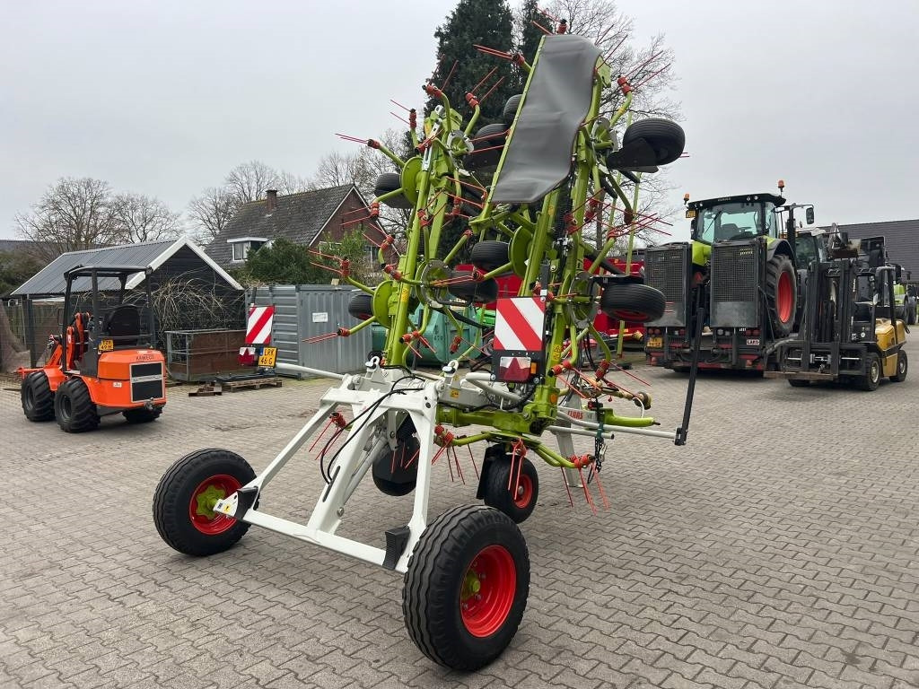 Tedder/ Rake Claas Volto 1100 T