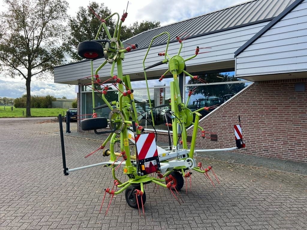 Tedder/ Rake Claas Volto 700