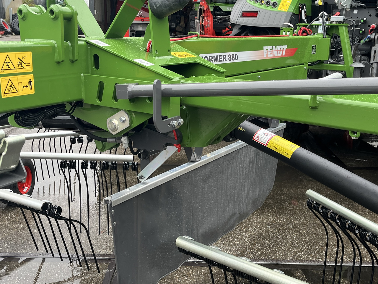 Tedder/ Rake Fendt Former 880