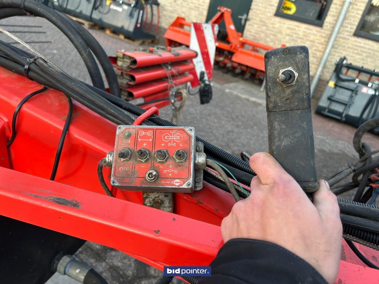 Tedder/ Rake Kuhn GA8521