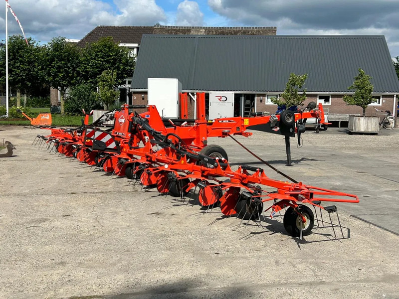 Tedder/ Rake Kuhn GF 13012 Schudder getrokken