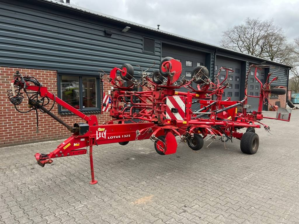 Tedder/ Rake Lely Lotus 1325