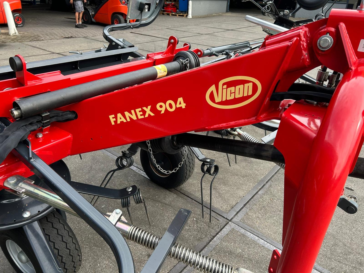 Tedder/ Rake Vicon Fanex 904