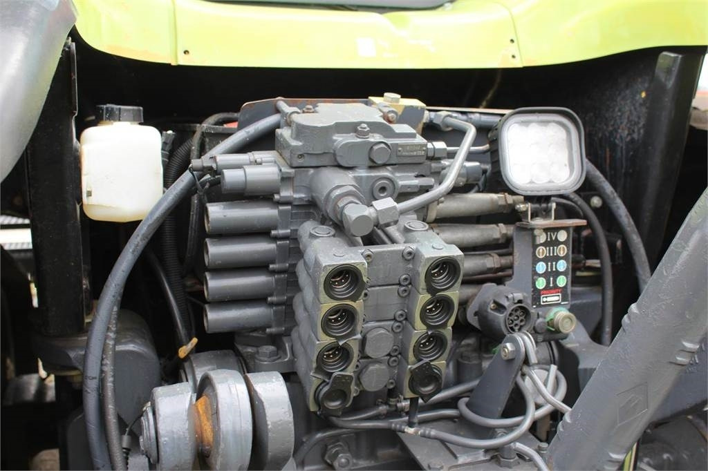 Tracked tractor Claas Challenger 35