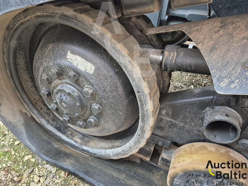 Tracked tractor Claas Challenger 55