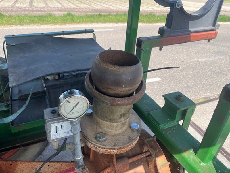 Tractor mounted sprayer DAF 615