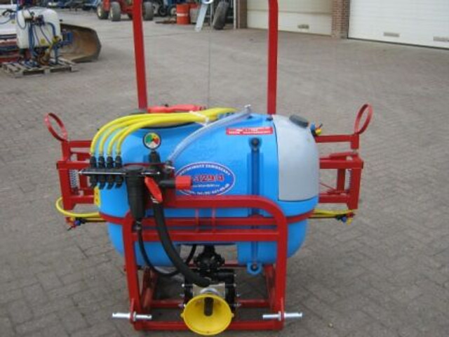 Tractor mounted sprayer Reinigings spuiten