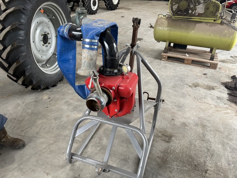 Tractor mounted sprayer WATERPOMP onbekent