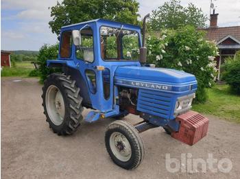 Farm tractor Traktor Leyland 245: picture 1