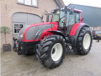 Farm tractor VALTRA T202: picture 1