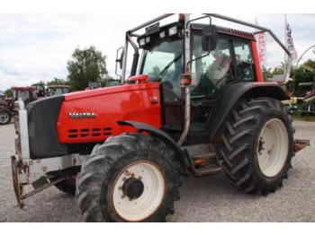 Farm tractor Valtra 6400 FORSTSCHLEPPER: picture 1