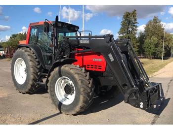 Farm tractor Valtra 8400: picture 1