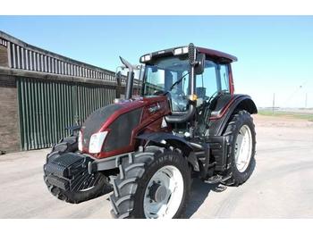 Farm tractor Valtra N113 HiTech: picture 1