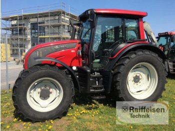 Farm tractor Valtra N121 HiTec: picture 1