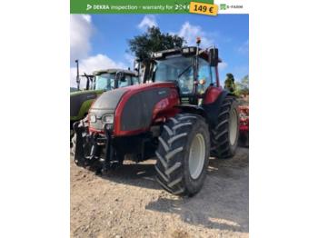 Farm tractor Valtra T120: picture 1
