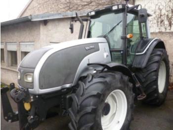 Farm tractor Valtra T131: picture 1