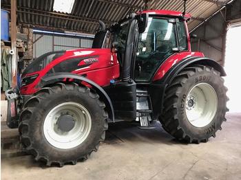 Farm tractor Valtra T154: picture 1
