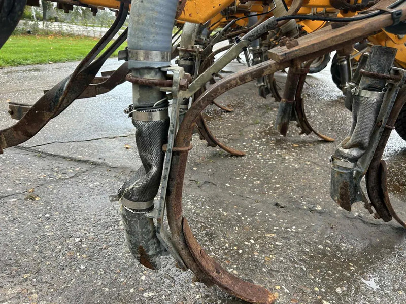 Agricultural machinery Veenhuis Terraject 300 8.10 Bouwlandbemester Injecteur