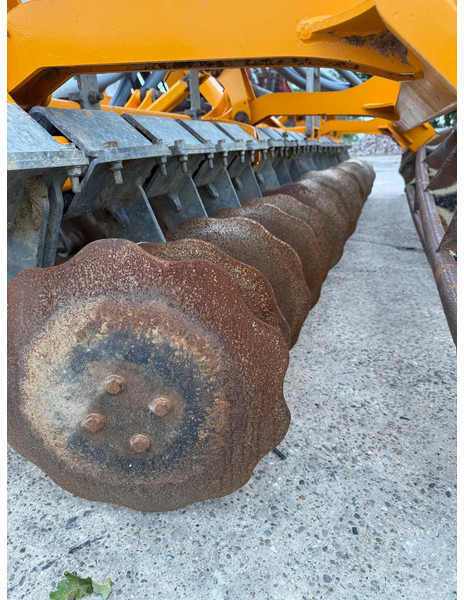 Agricultural machinery Veenhuis Terraject DISC 5.00 Schijvenegg Bemester Bouwlandinjecteur