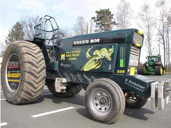 Farm tractor Volvo BM 700: picture 4
